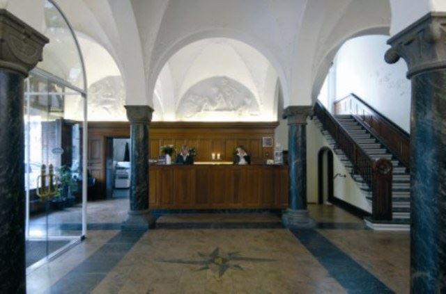Ascot Hotel