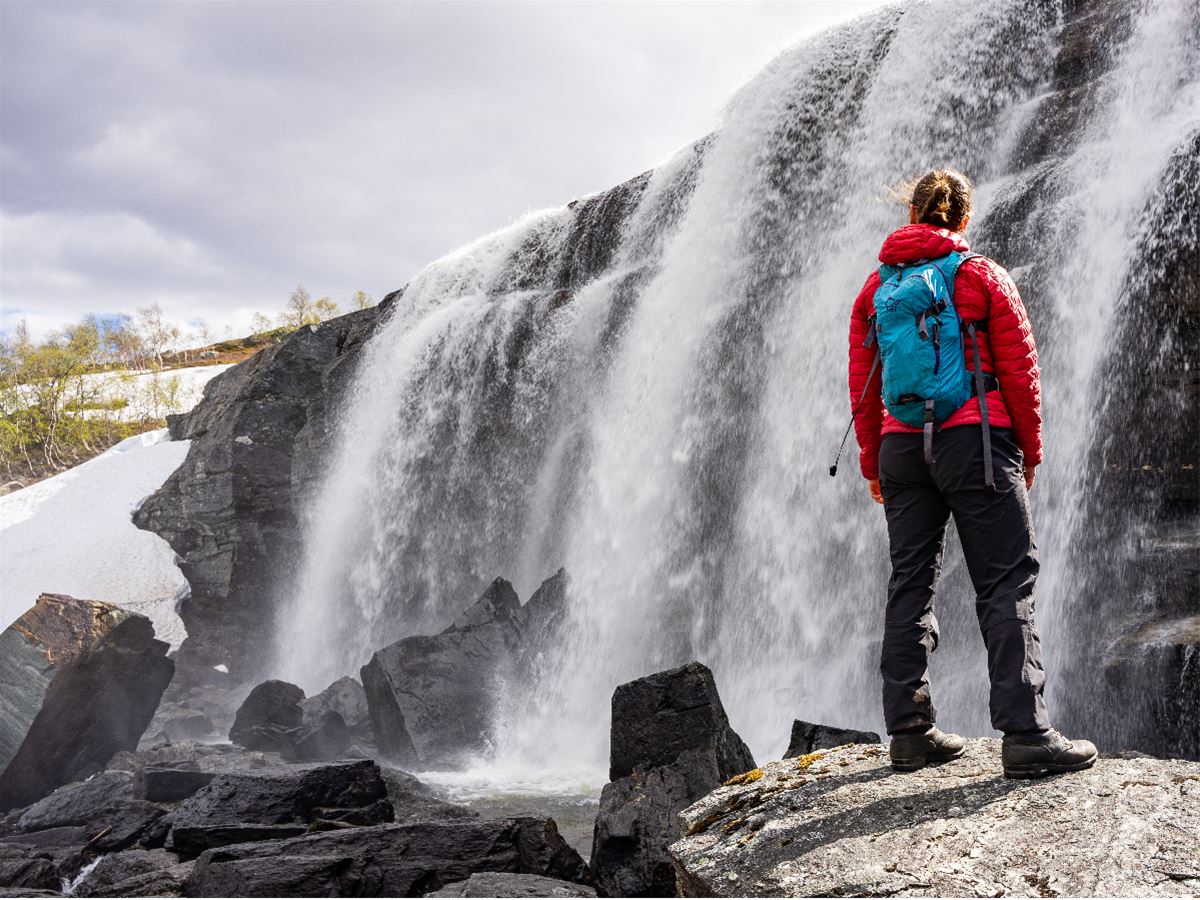  Return Transport - Snowshoe to Frozen Orvvosfossen 13:15 image 1