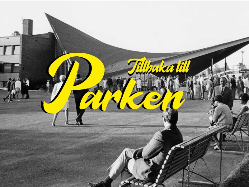 En grupp människor som sitter på bänkar.