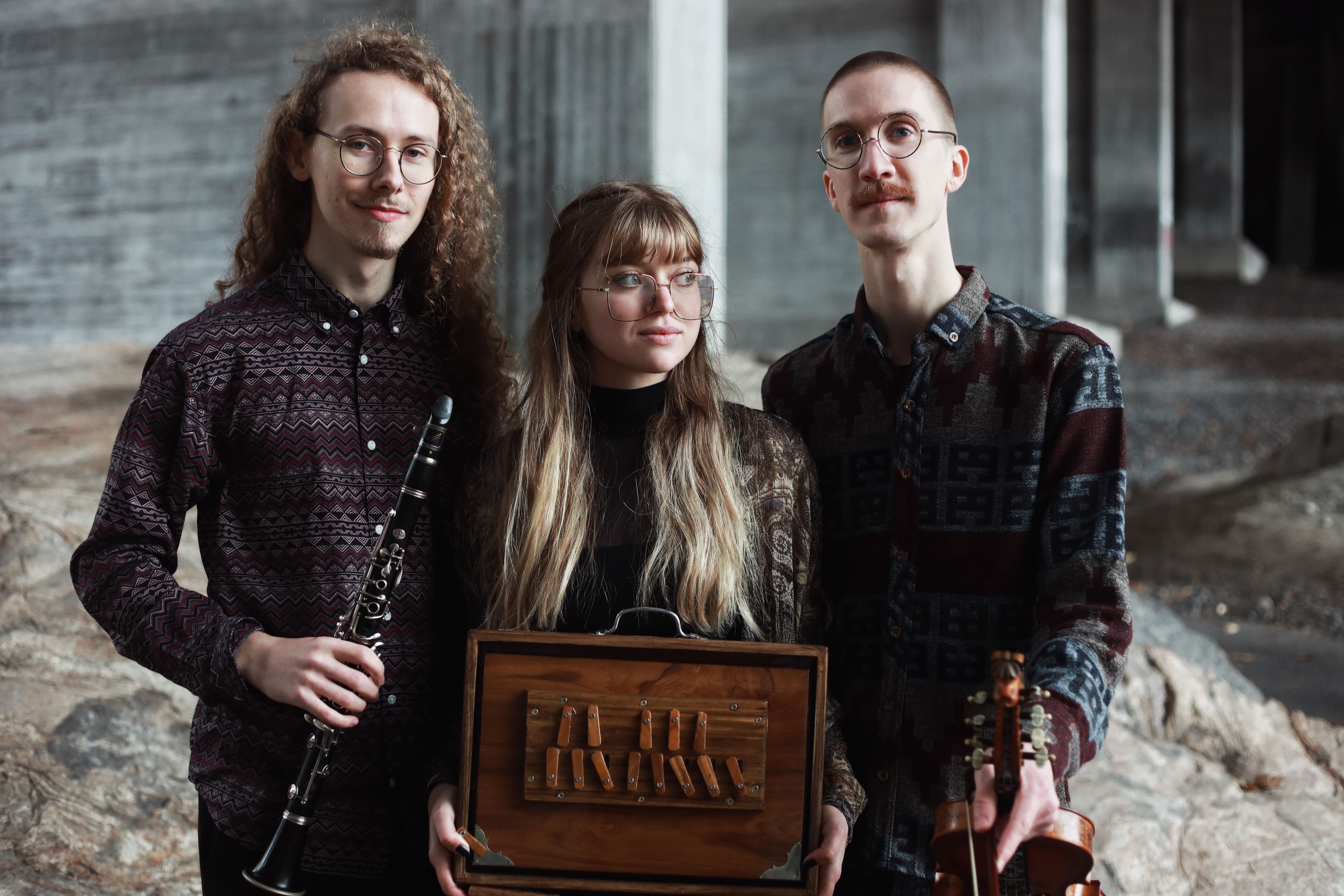 Spännande svensk-norsk folkmusik när Kalejdoskop trio spelar på Norrbostämman
