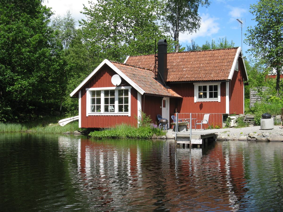 Ett av husen vid arasjön