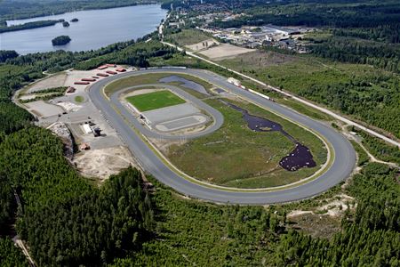 Flygbild över travbanan