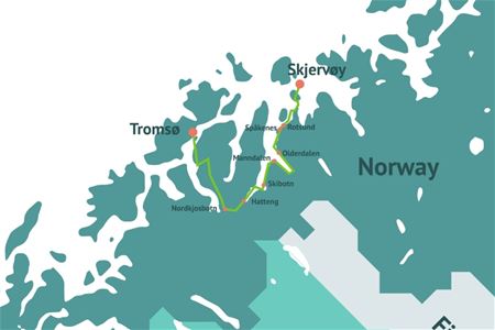 Kart over bussruten med Arctic Route mellom Tromsø og Skjervøy, med stopp underveis i Nord-Norge.