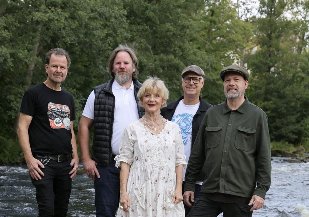Konsert med Viskningar och Vägskäl