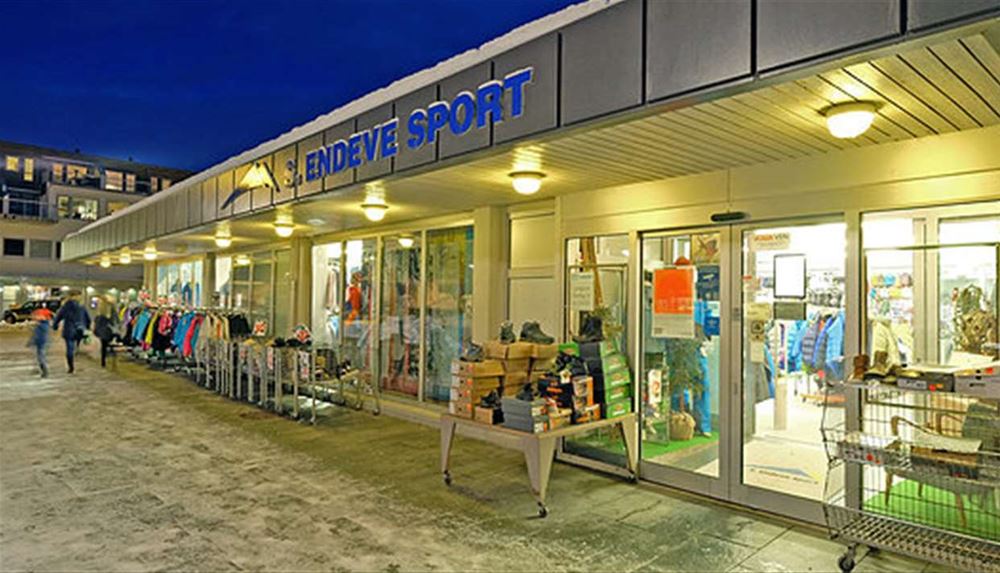 S. Endeve Sports Store
