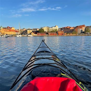 Kajakför med vy in mot Karlskrona