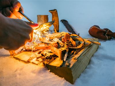 Bygger bål